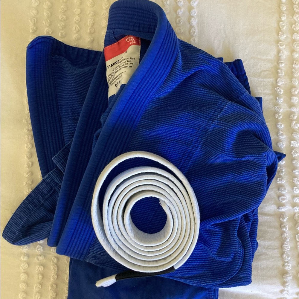 Martial arts gi, blue, size A3.